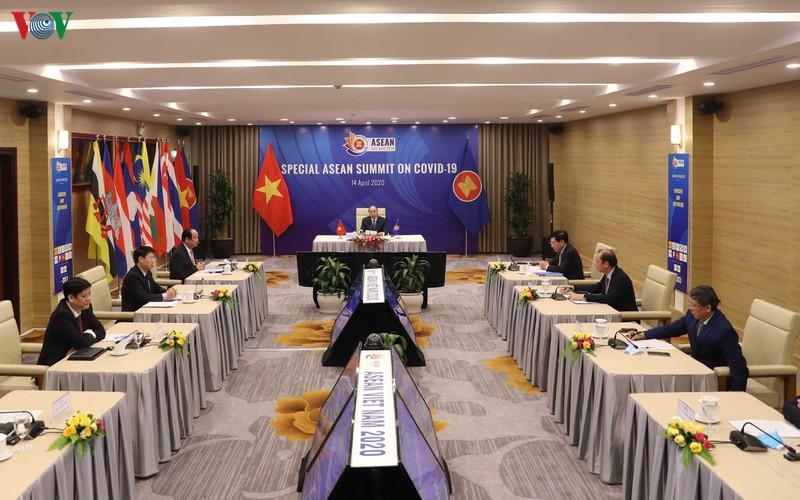 Thủ tướng Nguyễn Xuân Phúc chủ trì Hội nghị Cấp cao đặc biệt ASEAN.