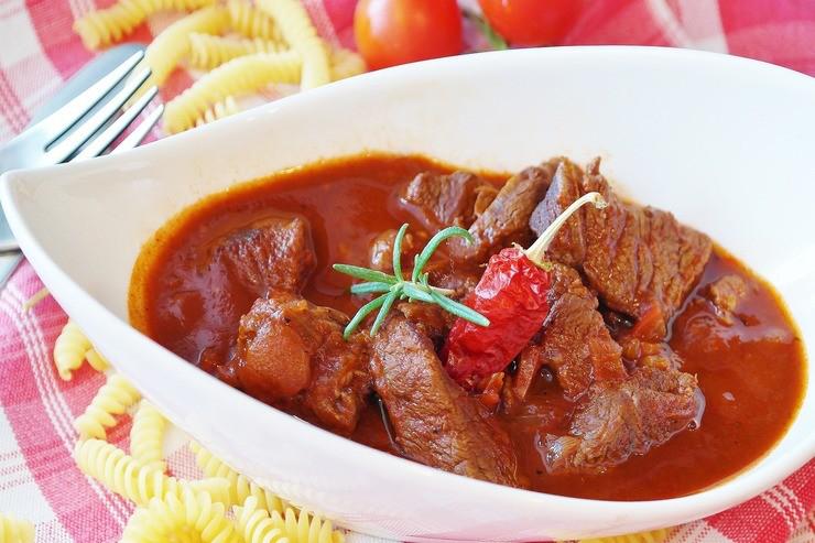 Bột ngọt (MSG): Bột ngọt là một trong những nguyên nhân hàng đầu gây viêm khớp và các vấn đề về gan. Hãy tránh sử dụng bột ngọt để nêm thức ăn  nếu bạn có vấn đề về khớp.