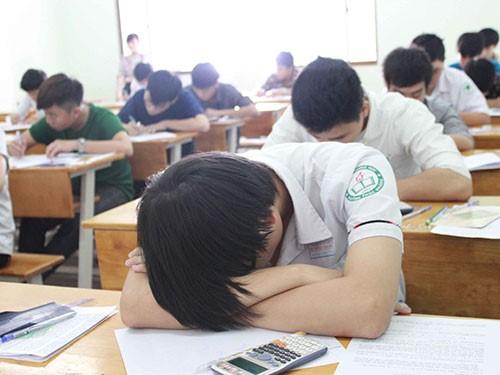 Phải ngủ đủ giấc, tránh tình trạng ngủ gật trong phòng thi.