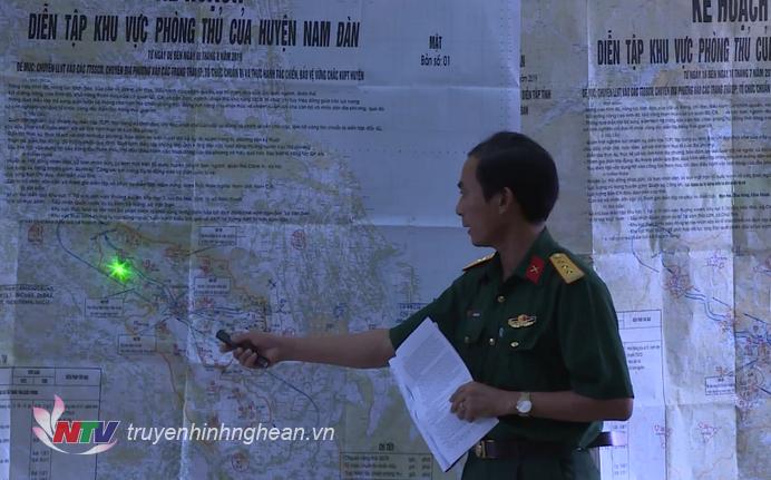 Đại diện Ban CHQS huyện Nam Đàn trình bày kế hoạch.