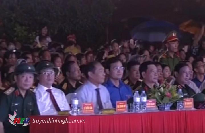 Các đại biểu tham dự chương trình.