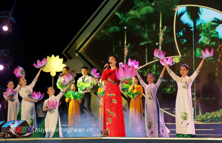 Tiết mục "Từ làng Sen"" - St: Phạm Tuyên, BD: Khánh Huyền