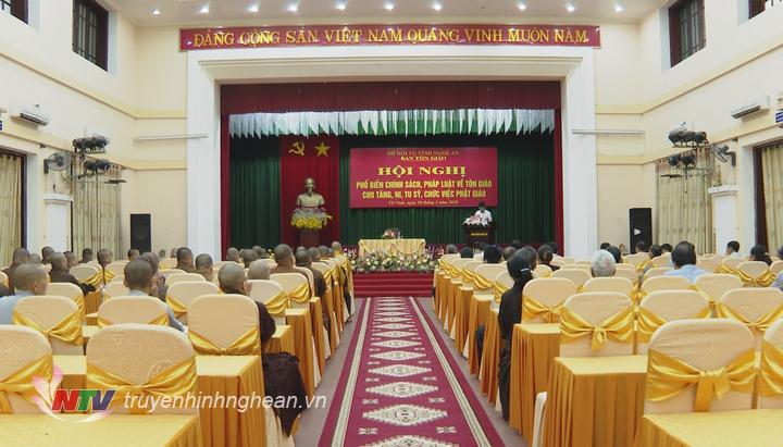 Toàn cảnh hội nghị.