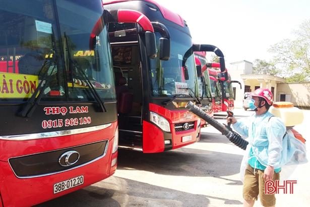 Các hoạt động vận tải hành khách tuyến cố định, xe du lịch, xe hợp đồng đến TP Hồ Chí Minh và ngược lại tạm dừng từ 0h ngày 30/5/2021 cho đến khi có thông báo mới.