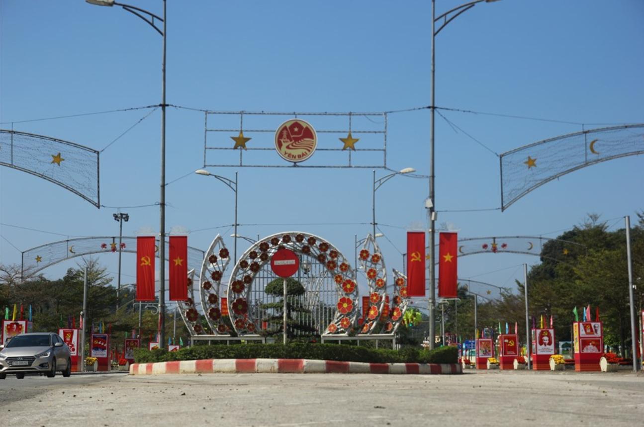 Không tập trung quá 2 người tại các khu vực công cộng.