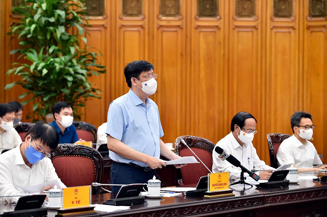 Bộ trưởng Bộ Y tế Nguyễn Thanh Long phát biểu tại cuộc họp.
