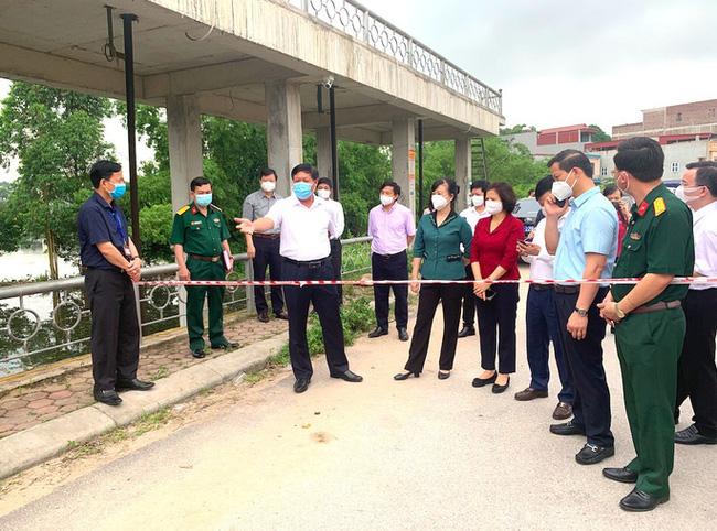 PG88 link Nổhũ Đỗ Xuân Tuyên kiểm tra chốt phòng dịch COVID-19 tại Bắc Ninh