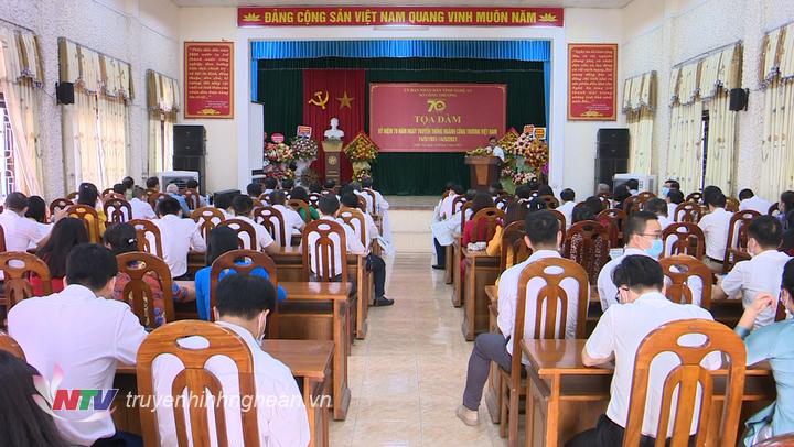 Toàn cảnh buổi tọa đàm.