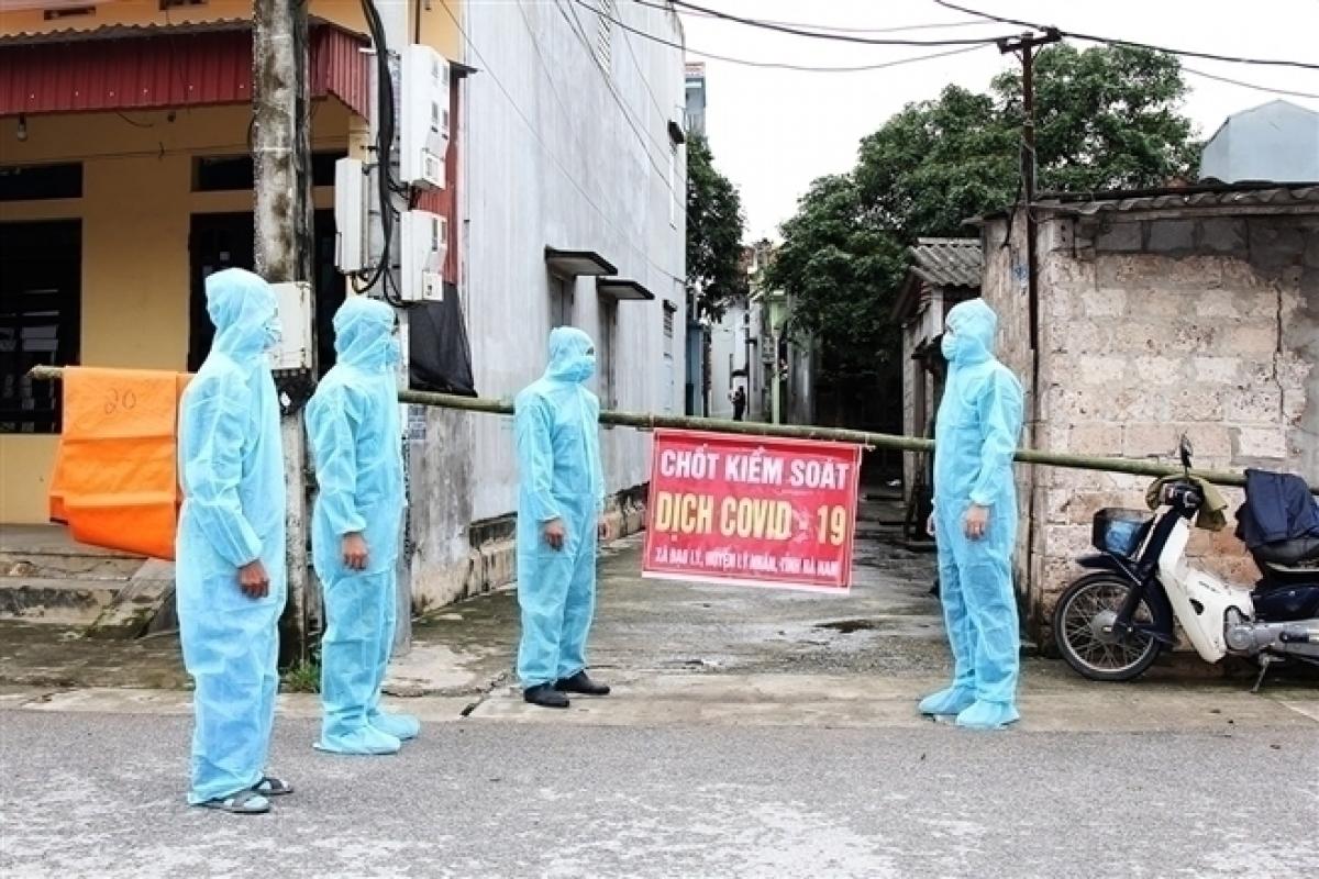 Chốt kiểm soát dịch Covid-19 ở xã Đạo Lý.