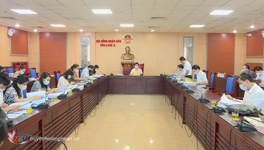 Toàn cảnh cuộc họp.