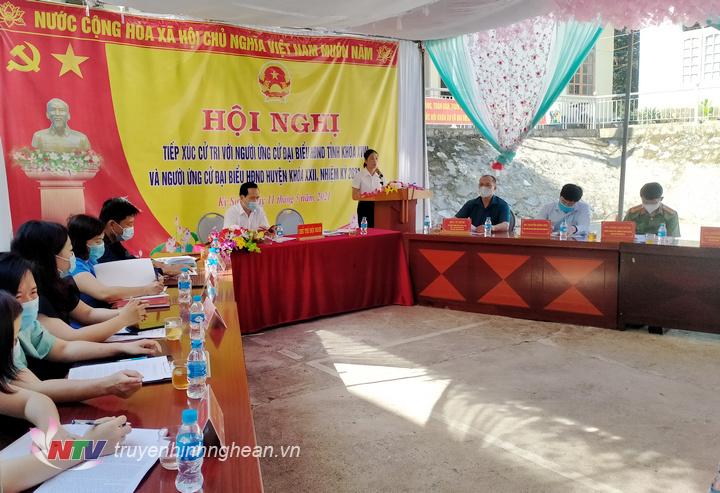 Các ứng cử viên đại biểu Quốc hội khóa XV và ứng cử viên đại biểu HĐND tỉnh khoá XVIII tiếp xúc cử tri.
