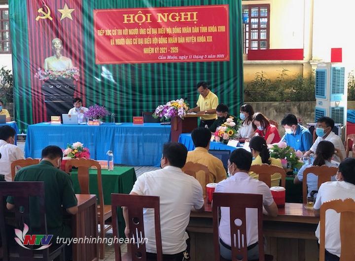Toàn cảnh buổi tiếp xúc.