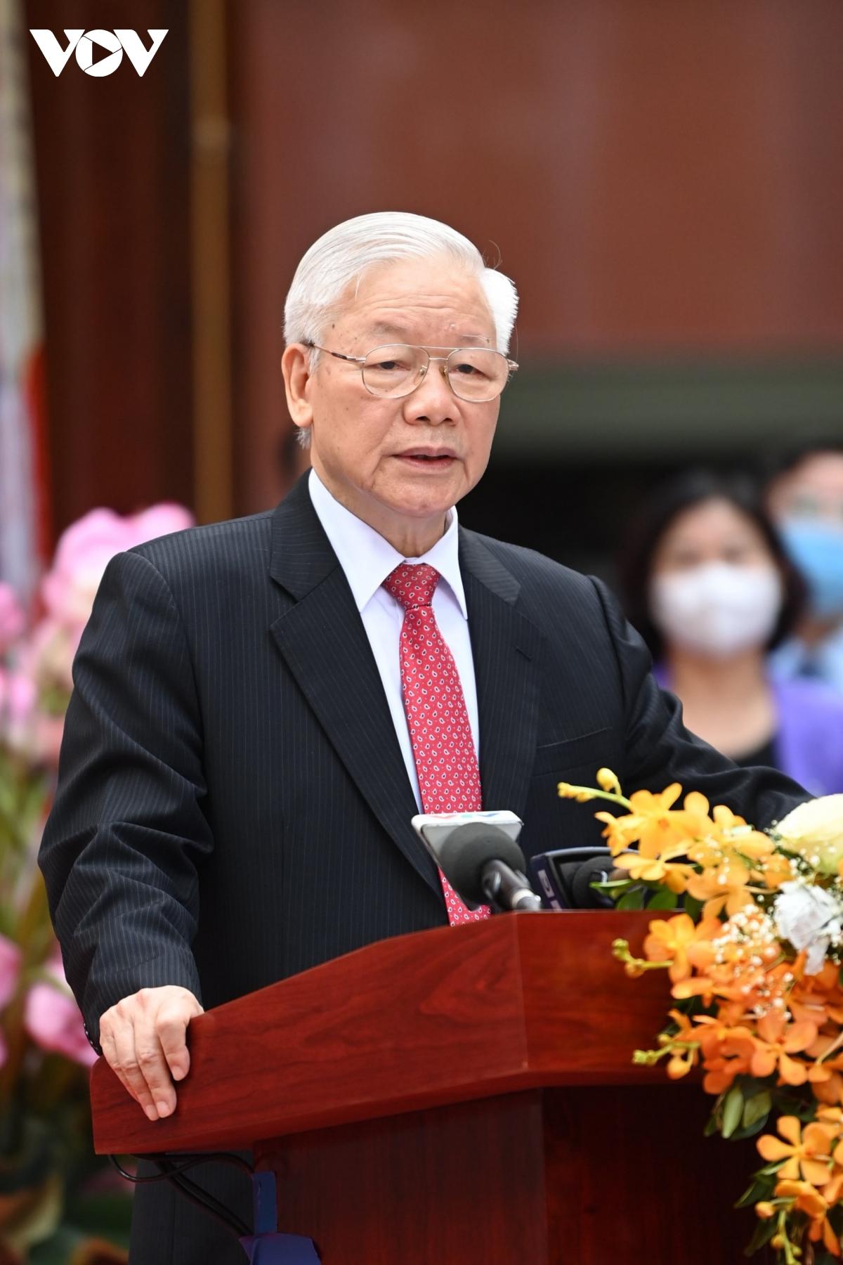 Phát biểu sau khi bỏ phiếu, Tổng Bí thư Nguyễn Phú Trọng tin tưởng, với ý nghĩa quan trọng của cuộc bầu cử lần này, đất nước sẽ bước vào một giai đoạn mới, đáp ứng được kỳ vọng, mong muốn của cử tri cả nước.