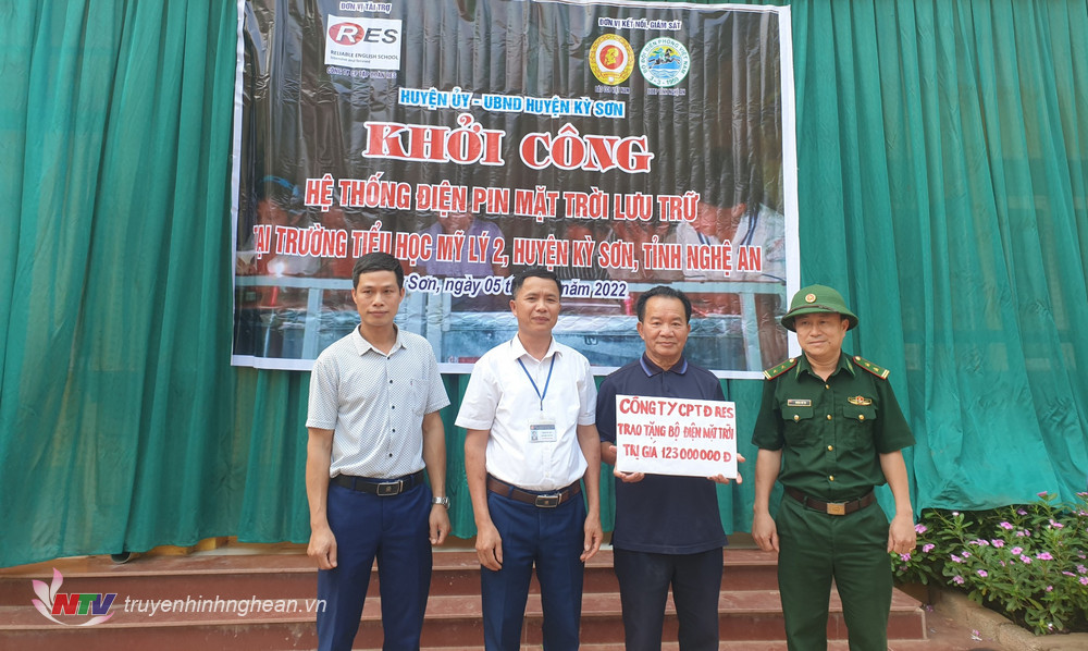 Trao hỗ trợ lắp đặt hệ thống điện mặt trời lưu trữ cho Trường TH Mỹ Lý 2, huyện Kỳ Sơn, tỉnh PG88 go Bắn cá