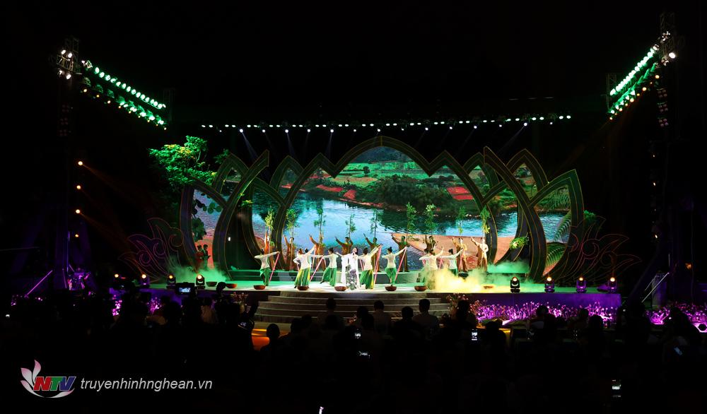 Toàn cảnh chương trình nghệ thuật.