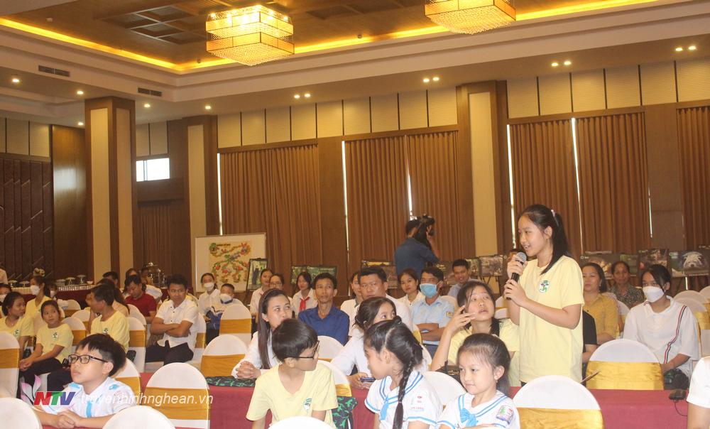 Học sinh phát biểu cảm nhận sau thời gian tham gia chương trình.