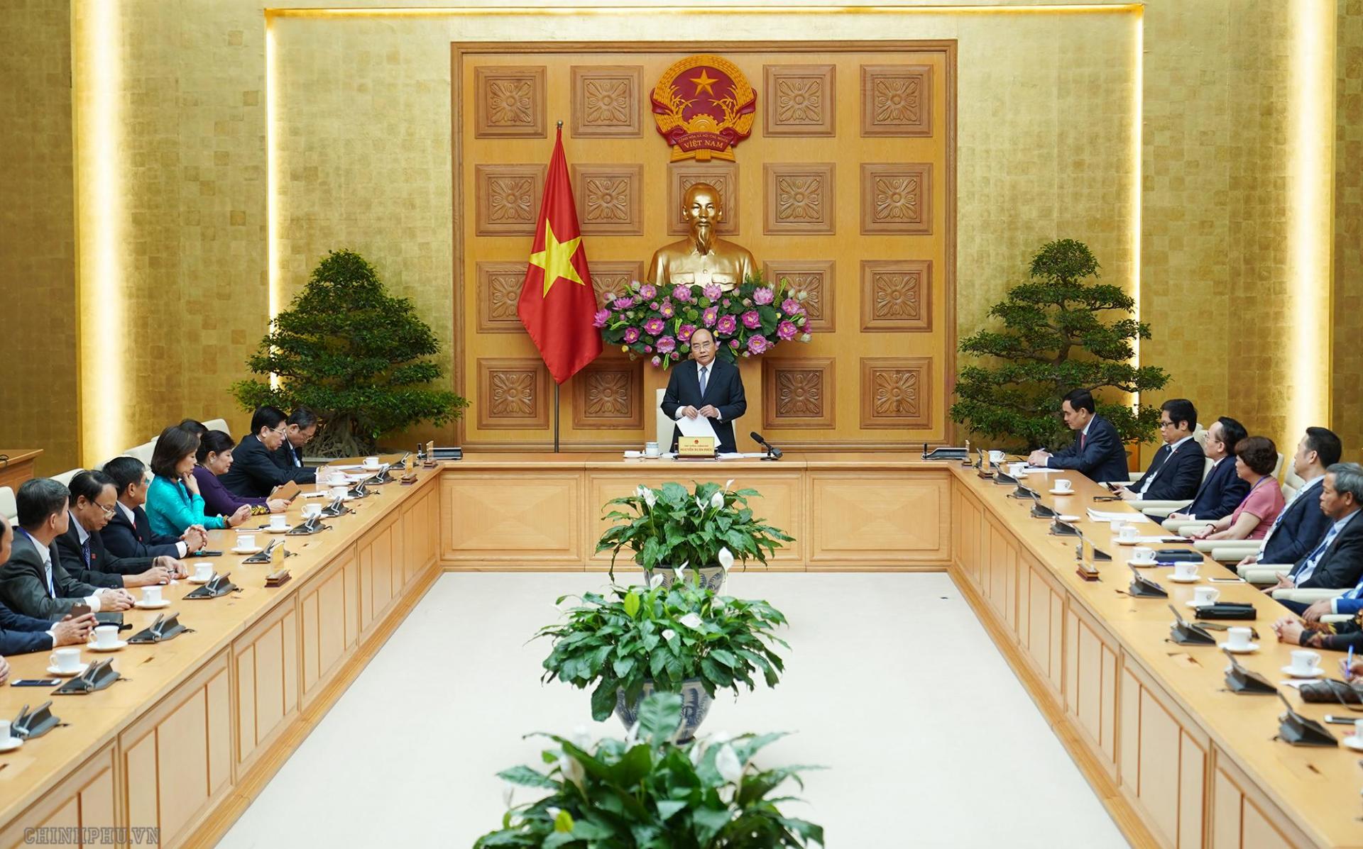 Thủ tướng Nguyễn Xuân Phúc và các đại biểu.