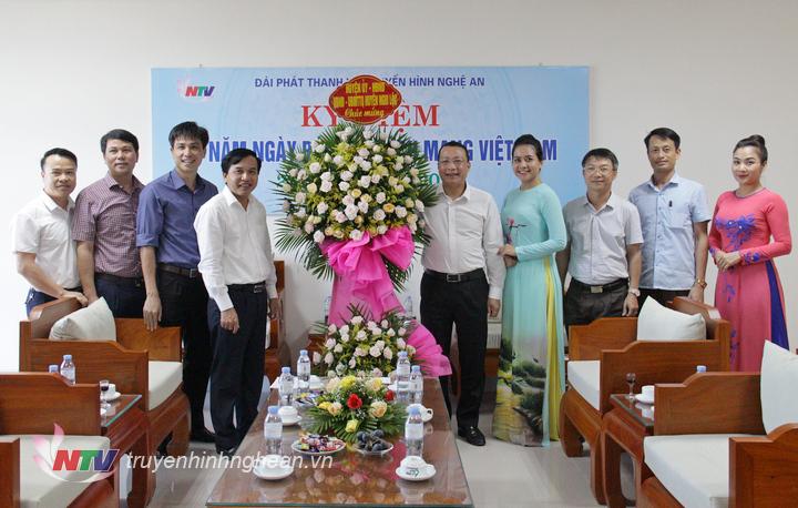 Huyện Nghi Lộc chúc mừng Đài.