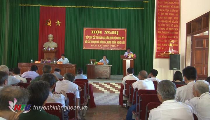 Toàn cảnh buổi tiếp xúc.