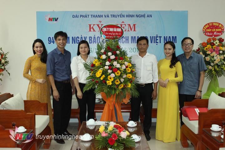 PG88 link tải TNHH Văn Minh tặng hoa chúc mừng.