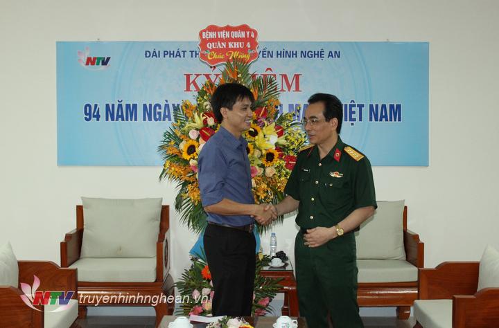 Bệnh viện Quân y 4 chúc mừng Đài.