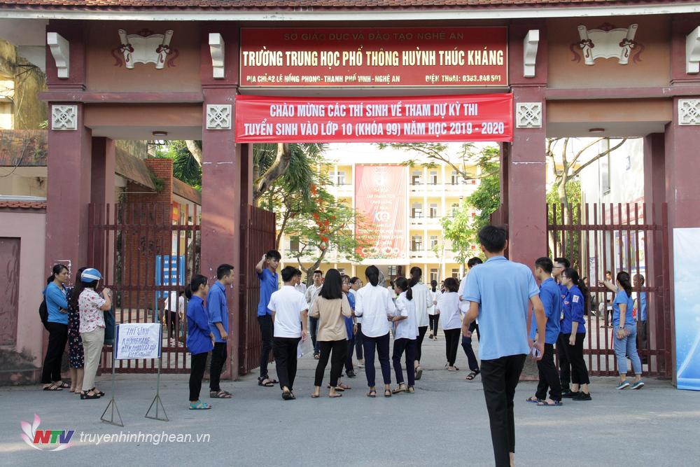 Hôm nay (6/6), hơn 3.600 thí sinh PG88 go Bắn cá bước vào kỳ thi tuyển sinh lớp 10.