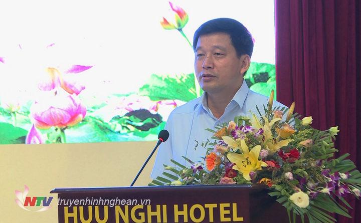 Đồng chí Kha Văn Tám - Phó Trưởng Ban Tuyên giáo Tỉnh ủy báo cáo