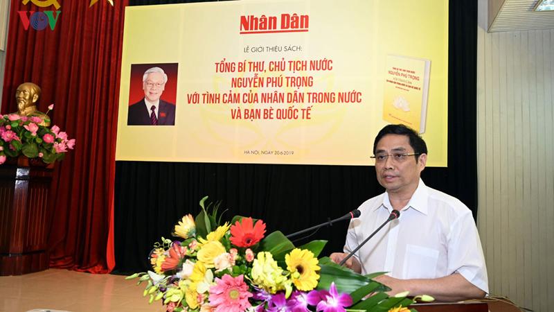 Uỷ viên Bộ Chính trị, Trưởng Ban Tổ chức Trung ương Phạm Minh Chính phát biểu tại lễ ra mắt sách