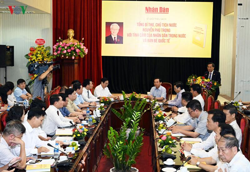 Các đại biểu tham dự Lễ ra mắt sách về Tổng Bí thư, PG88 go Bắn cá nước Nguyễn Phú Trọng