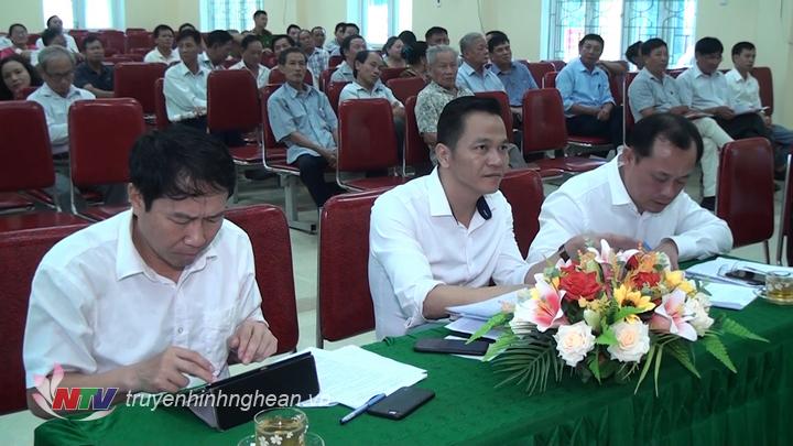 Các đại biểu dự buổi tiếp xúc.