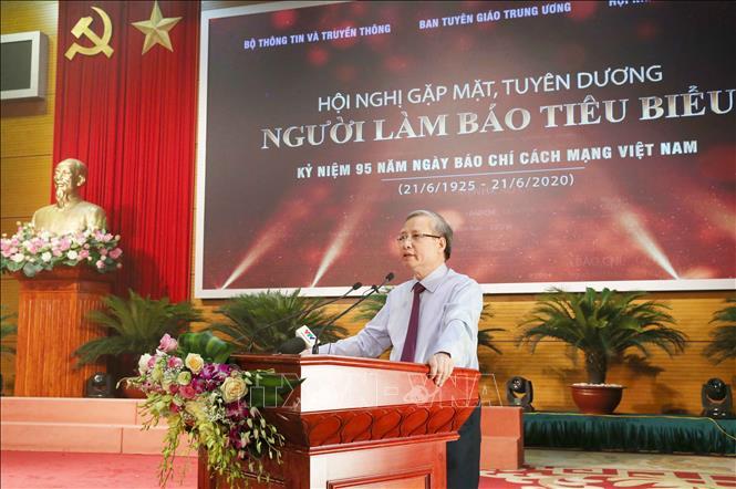 Đồng chí Trần Quốc Vượng, Uỷ viên Bộ Chính trị, Thường trực Ban Bí thư phát biểu tại Hội nghị. 