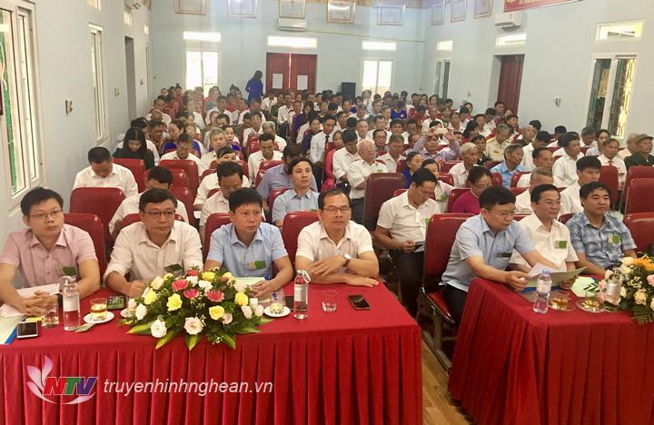 Các đại biểu dự đại hội.