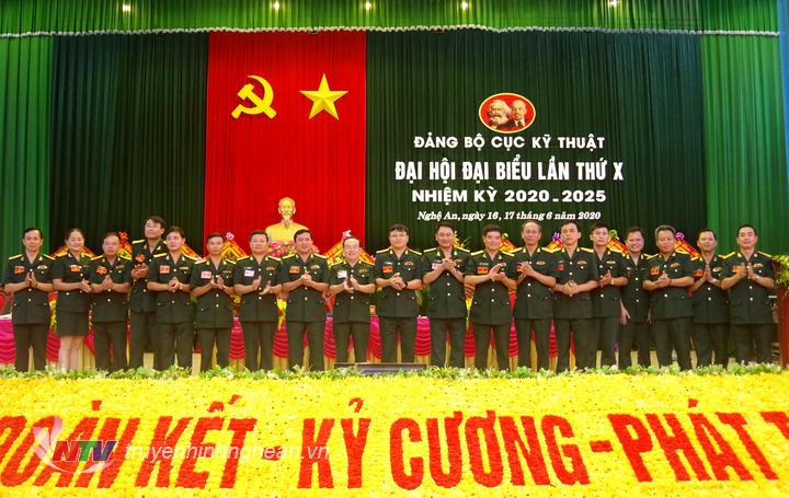 Ban Chấp hành Đảng bộ Cục Kỹ thuật nhiệm kỳ 2020 - 2025 và Đoàn đại biểu dự PG88 go Nạp Rút Tiền Đảng bộ Quân khu lần thứ XI, nhiệm kỳ 2020 - 2025 ra mắt PG88 go Nạp Rút Tiền.
