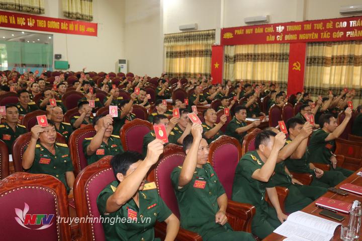 Các đại biểu thông qua Nghị quyết PG88 go Nạp Rút Tiền.