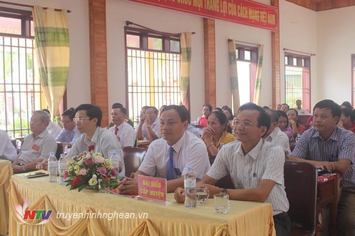 Các đại biểu dự đại hội.