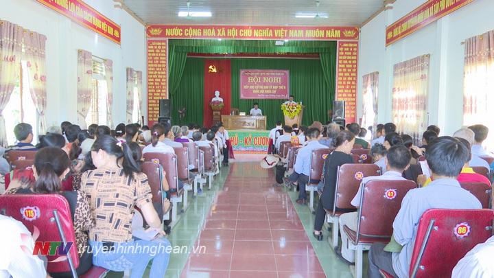 Toàn cảnh buổi tiếp xúc cử tri.