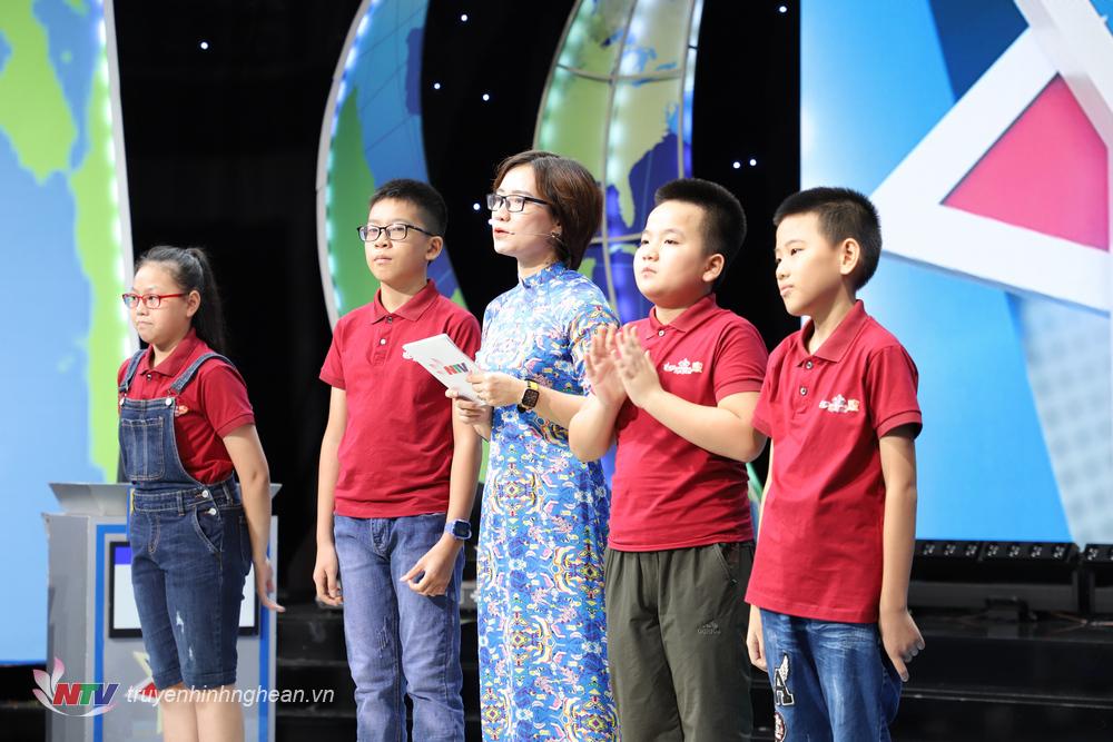 4 thí sinh tranh tài ở vòng thi chung kết năm.