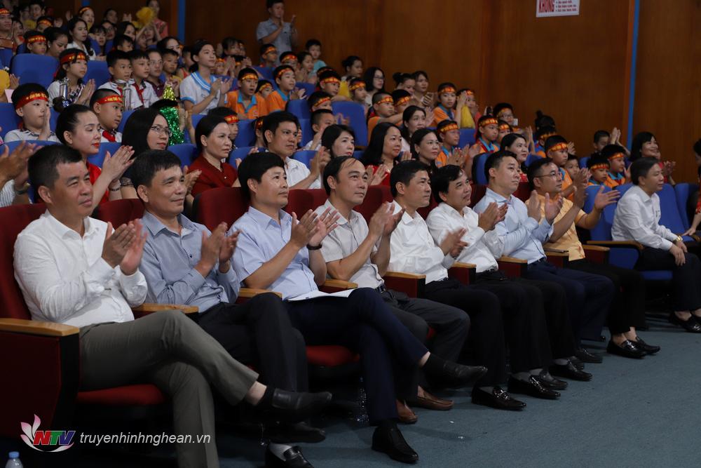 Các đại biểu dự vòng chung kết năm tại điểm cầu trường quay S1, Đài PTTH PG88 go Bắn cá.