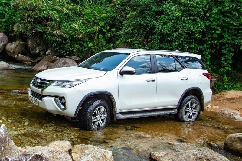 Toyota Fortuner đang là mẫu xe bán tốt nhất nhóm SUV 7 chỗ.