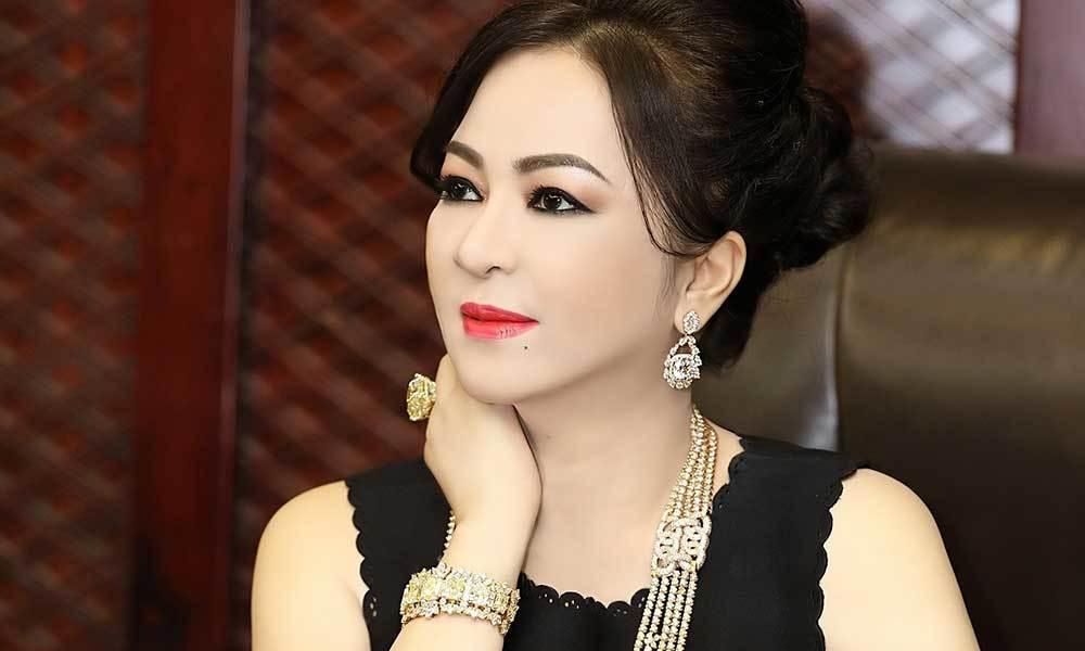 Bà Nguyễn Phương Hằng