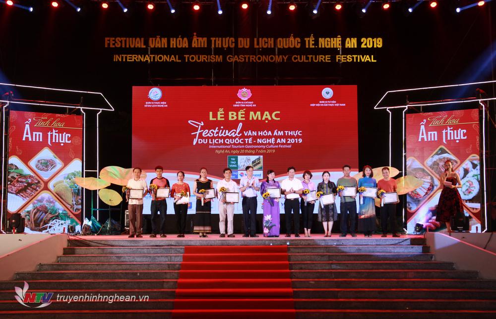 BTC trao giải cho hạng mục 