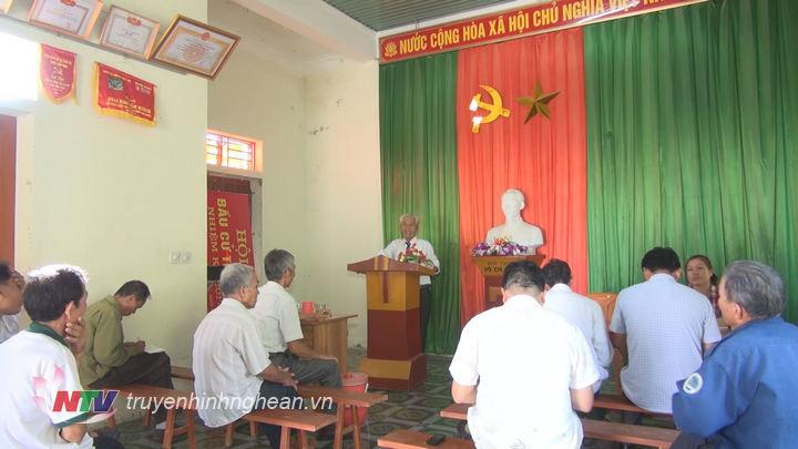 Một buổi sinh hoạt chi bộ xóm.