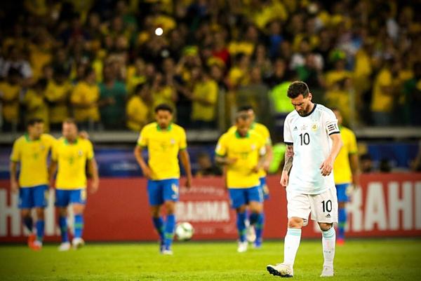 Messi và Argentina tiếp tục lỡ hẹn với những danh hiệu.
