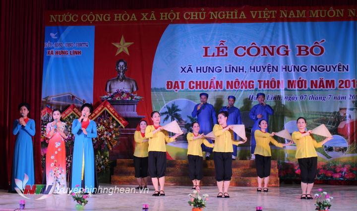 Tiết mục văn nghệ tại buổi lễ.