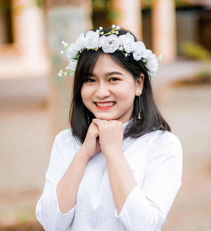 Thí sinh Mai Linh (Trường THPT chuyên Phan Bội Châu), một trong những thí sinh đạt điểm 10 môn Tiếng Anh. Ảnh: Fb nhân vật