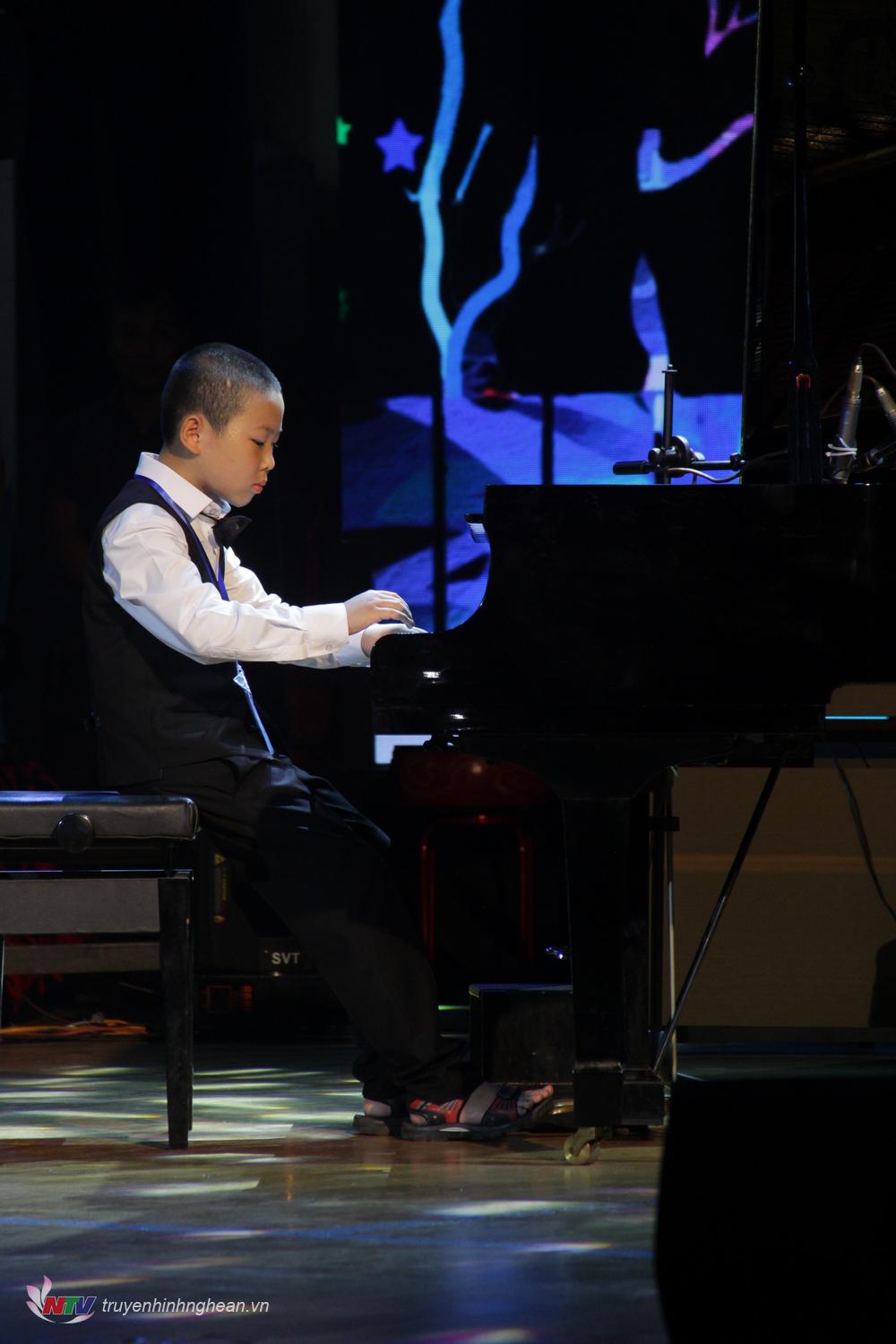 Thí sinh: Nguyễn Tuấn Anh (SBD:006. TP Vinh - PG88 go Bắn cá). Tác phẩm: Prelude in Dminor . (J. S. Bach)