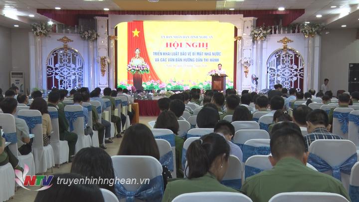 Toàn cảnh hội nghị.