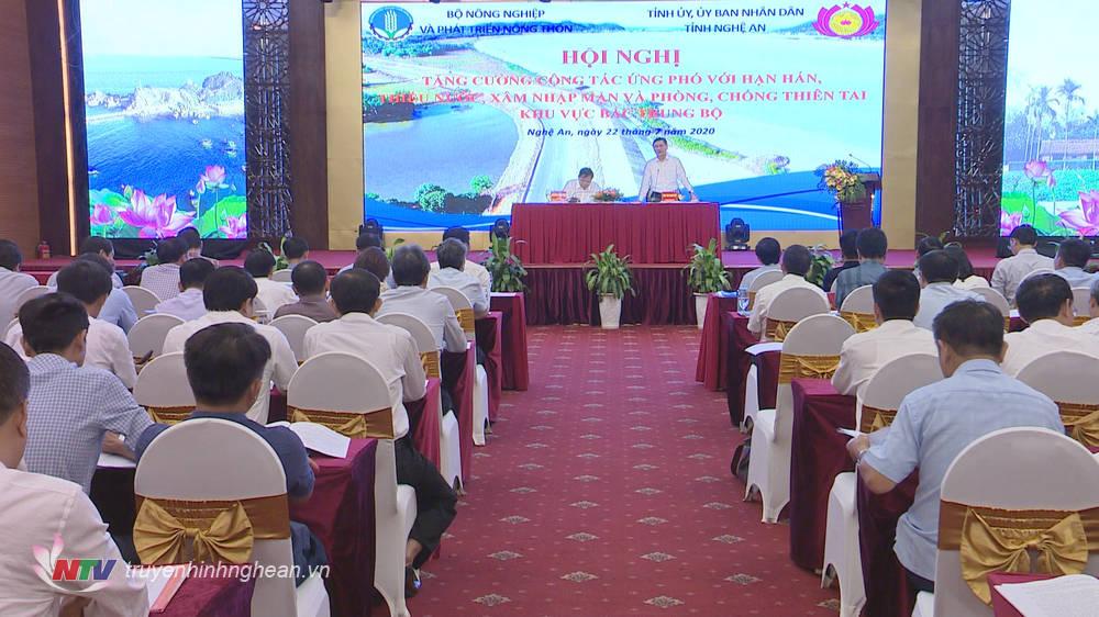Toàn cảnh hội nghị.