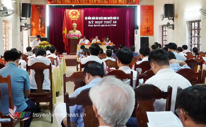 Toàn cảnh phiên họp.