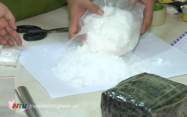 Tang vật lực lượng chức năng thu giữ được từ đối tượng.